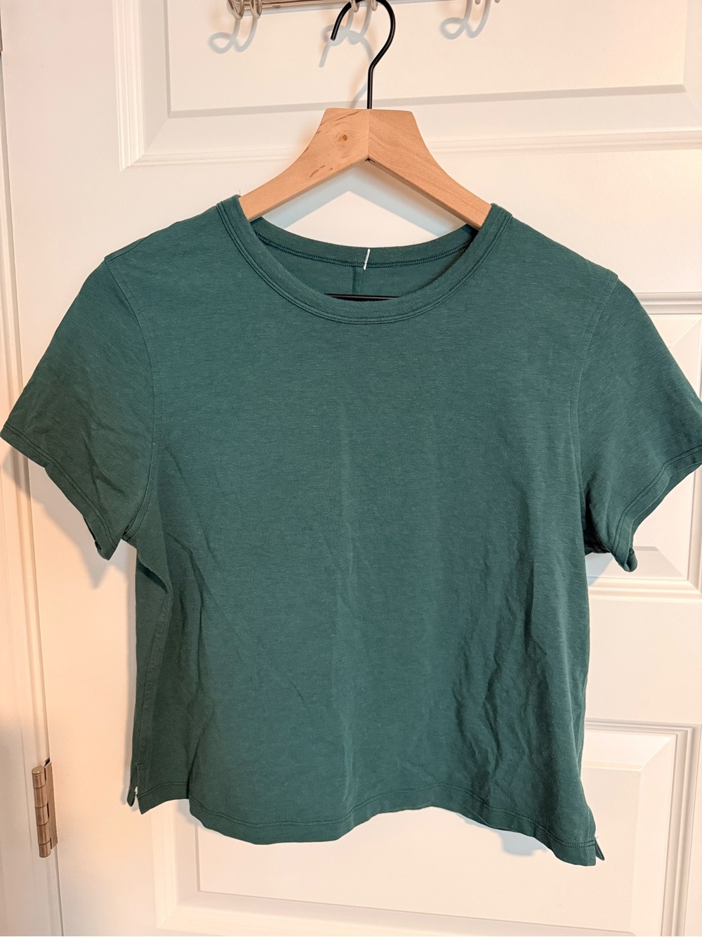 lululemon Classic-Fit Cotton-Blend Tee Short Sleeve Tee in Jasper, size 6